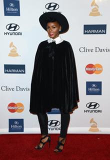 Janelle Monáe feet photo thumbnail