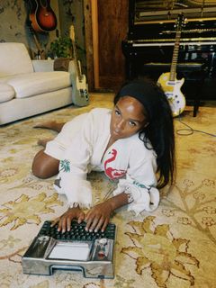 Janelle Monáe feet photo 7