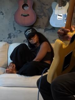 Janelle Monáe feet photo 3
