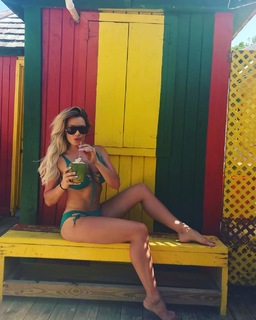 Janelle Pierzina feet photo 14