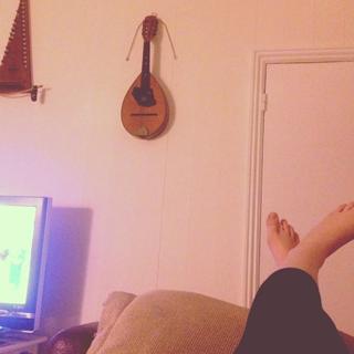 Janet Devlin feet photo 8