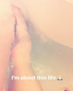 Janet Devlin feet photo 4