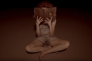 Janet Devlin feet photo 18