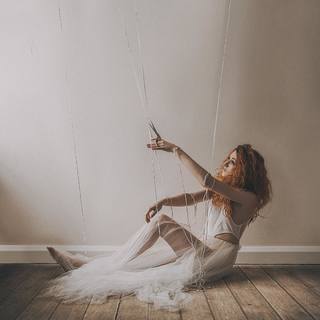 Janet Devlin feet photo 7