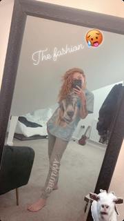 Janet Devlin feet photo 18