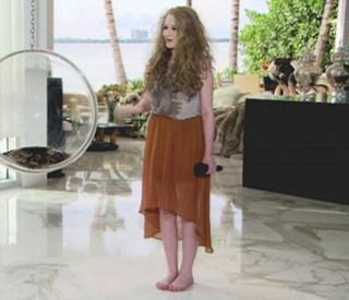 Janet Devlin feet photo 10