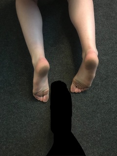 Janet Devlin feet photo 2