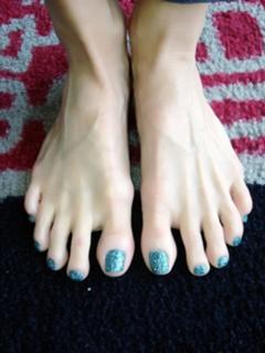Janet Gunn feet photo 3