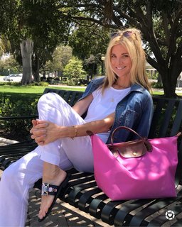 Janet Gunn feet photo 9