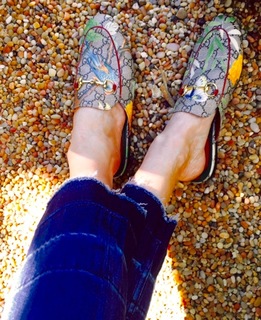 Janet Gunn feet photo 4