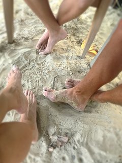 Janet Gunn feet photo 2