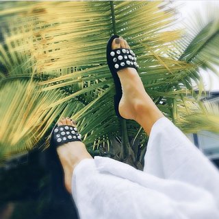 Janet Gunn feet photo 18