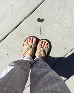 Janet Gunn feet photo 7