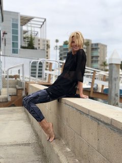 Janet Gunn feet photo 13