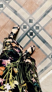 Janet Gunn feet photo 4