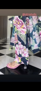 Janet Gunn feet photo 9