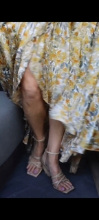 Janet Gunn feet photo 1