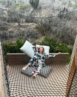 Janet Gunn feet photo 12