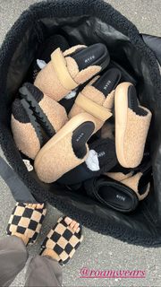 Janet Gunn feet photo 9