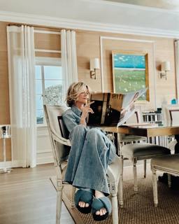 Janet Gunn feet photo 16
