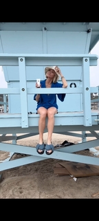 Janet Gunn feet photo 9