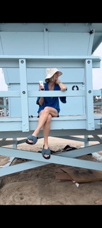 Janet Gunn feet photo 8