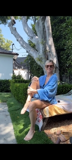 Janet Gunn feet photo 3