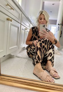 Janet Gunn feet photo 13