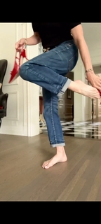 Janet Gunn feet photo 3