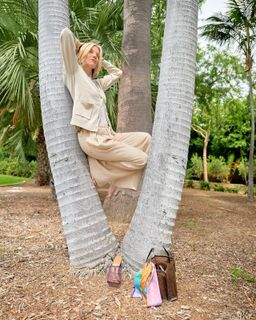 Janet Gunn feet photo 18