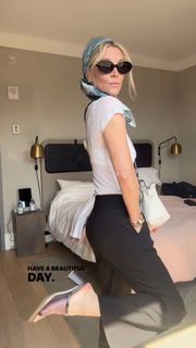 Janet Gunn feet photo 3