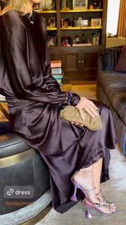 Janet Gunn feet photo 11