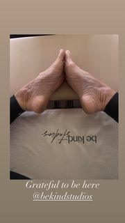 Janet Gunn feet photo 10
