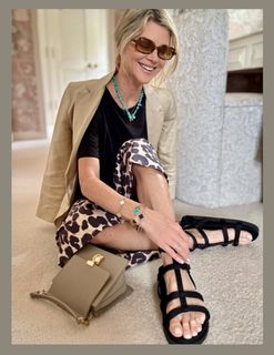Janet Gunn feet photo 3