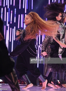 Janet Jackson feet photo thumbnail