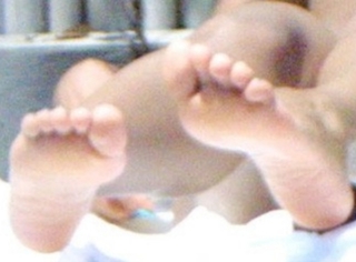 Janet Jackson feet photo thumbnail