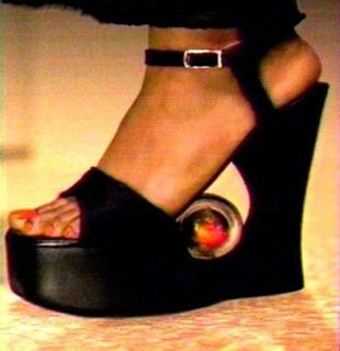 Janet Jackson feet photo thumbnail