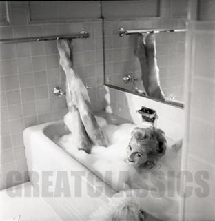 Janet Leigh feet photo thumbnail