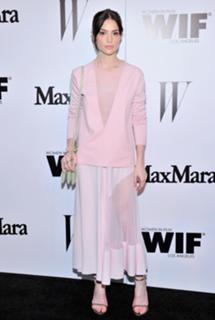 Janet Montgomery feet photo thumbnail
