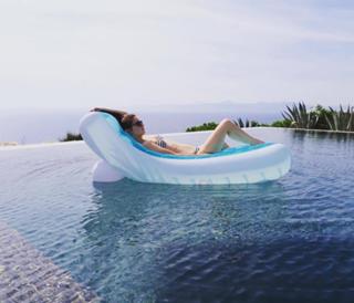 Janet Montgomery feet photo thumbnail