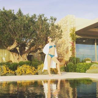 Janet Montgomery feet photo thumbnail