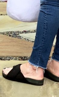 Janet Montgomery feet photo thumbnail