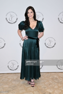 Janet Montgomery feet photo thumbnail