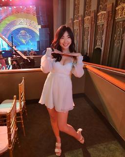 Janet Xu feet photo 4