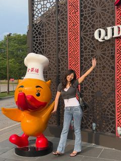 Janet Xu feet photo 1