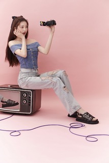 Jang Won-young feet photo thumbnail