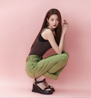 Jang Won-young feet photo thumbnail