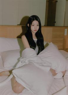 Jang Won-young feet photo thumbnail