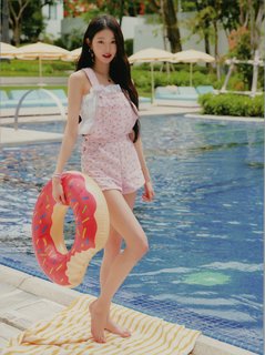 Jang Won-young feet photo thumbnail