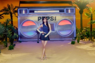 Jang Won-young feet photo thumbnail